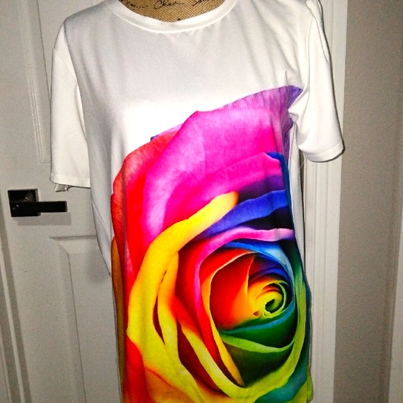 Large top... BNWT - Picture 1 of 3